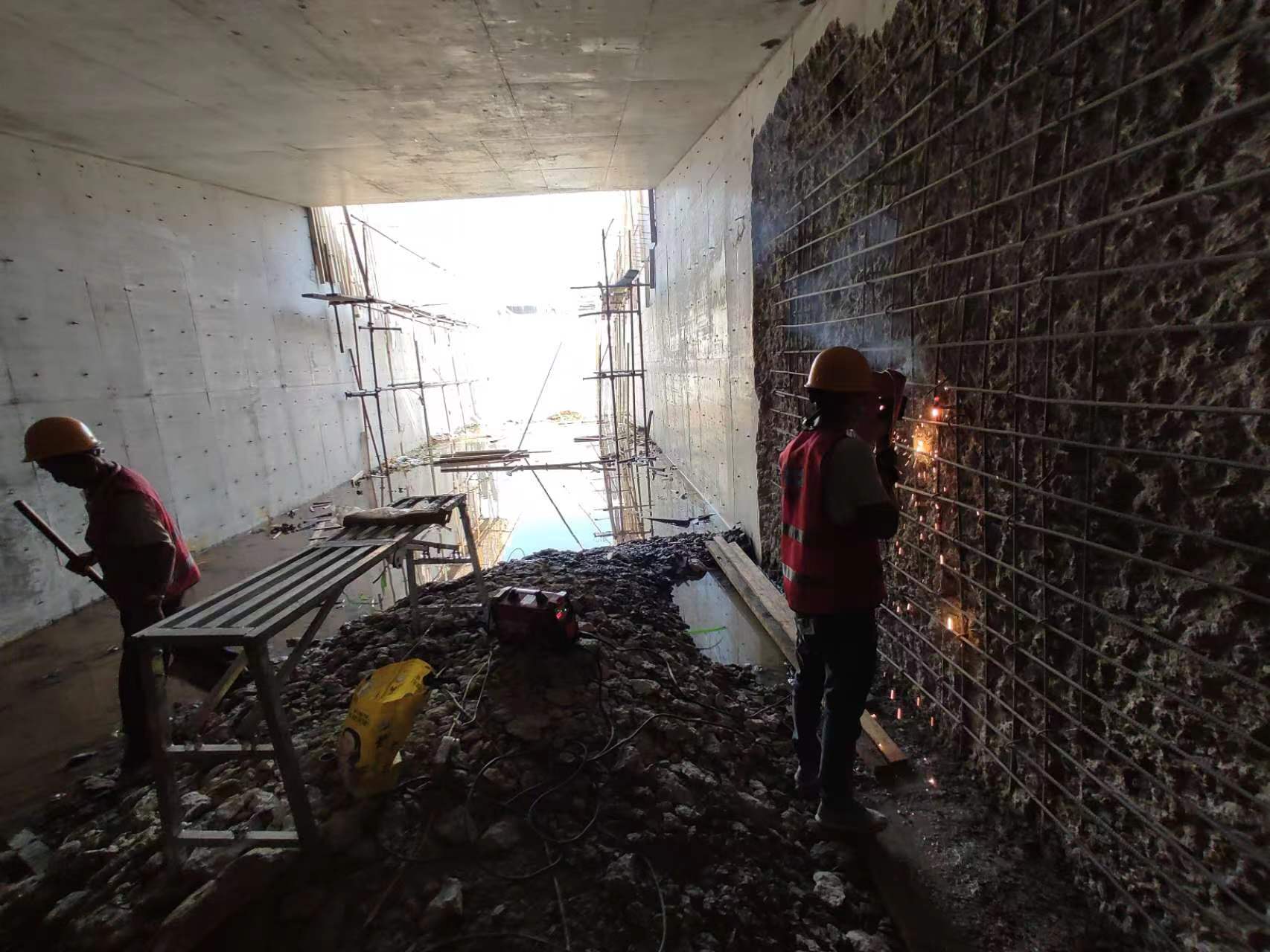 清江浦挖断承重墙导致楼体开裂，加固施工方案出炉
